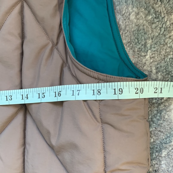 OnlyNY Puffy Vest; dark tan; teal interior lining; size Small; Unisex - Picture 12 of 12